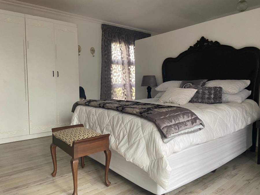 3 Bedroom Property for Sale in Wavecrest Eastern Cape